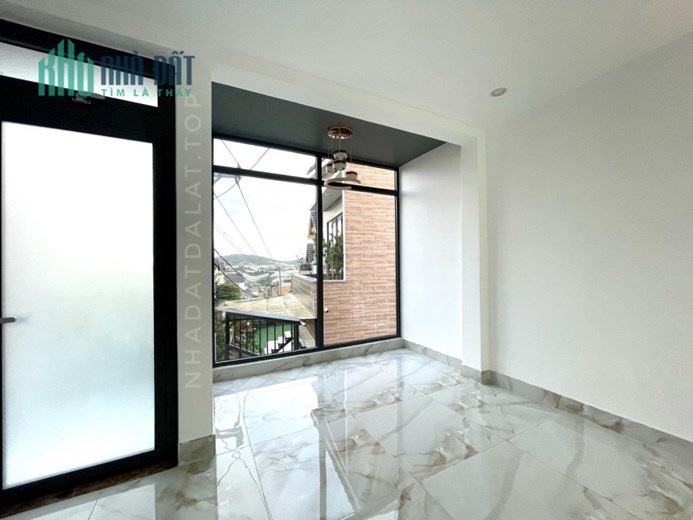 Bán villa sân vườn mặt tiền Tô Vĩnh Diện P6 Đà Lạt