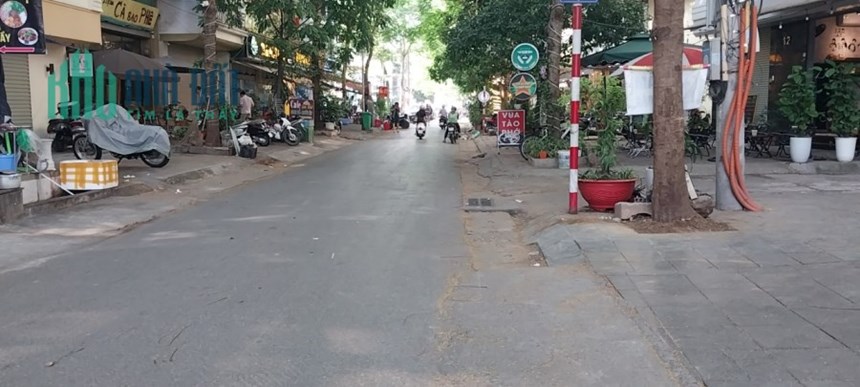 PHÂN LÔ VỈA HÈ PHỐ BẠCH MAI - KINH DOANH ĐỈNH - Ô TÔ TRÁNH DỪNG ĐỖ NGÀY ĐÊM