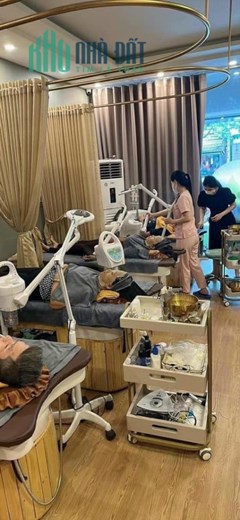 VỪA ĐẸP, VỪA HIẾM, MẶT KINH DOANH TRIỀU KHÚC, SẦM UẤT NGÀY ĐÊM