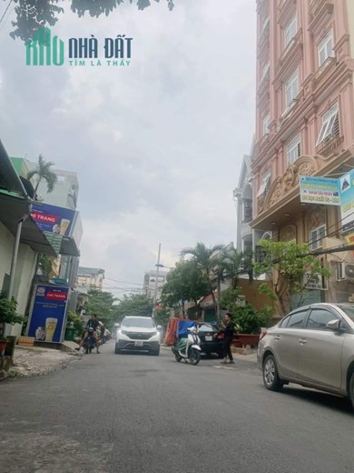 MẶT TIỀN ĐƯỜNG QUẬN 7  , TOÀ NHÀ CĂN HỘ DỊCH VỤ 1 HẦM 7 TẦNG LẦU - 355m2 (100 phòng )