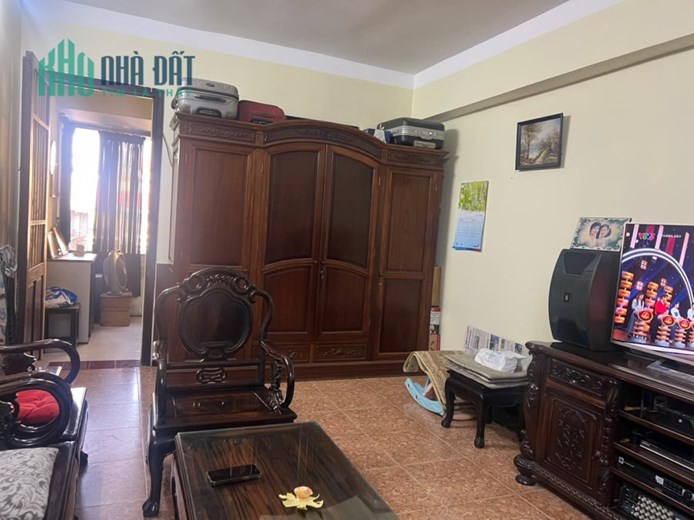 Bán tập thể Tông Đản, 90m2, 7.5 tỷ, 2 ngủ 1 wc, nhà đẹp ở luôn, 0977097287