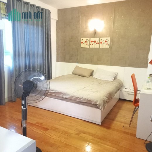 Cho thuê CHCC Hùng Vương Plaza,  Quận 5: 120m2 , 3 phòng ngủ , 3wc ,nhà nội thất đầy đủ