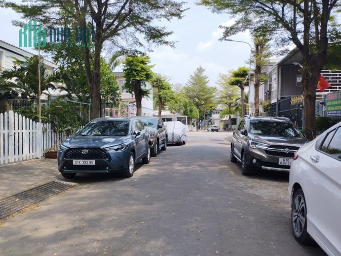 Biệt thự vườn Ehome 4 Vĩnh Phú Thuận An Bình Dương 82.5m + 250m vườn