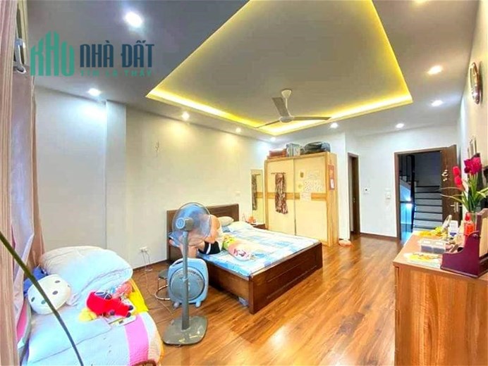 Bán nhà Hào Nam 42m2 x 5T, MT 4.2m giá 7,6 tỷ