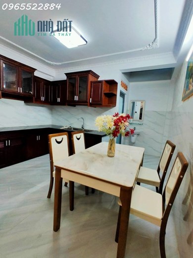 NHÀ HXH,P. TÂN THỚI NHẤT,5X20M, 3 TẦNG, SỔ VUÔNG VỨC