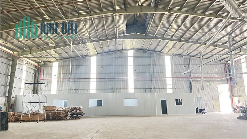 nhà xưởng sản xuất . thu hút Sx chế biến gỗ, tái chế nhựa. các ngành khác theo Quy định