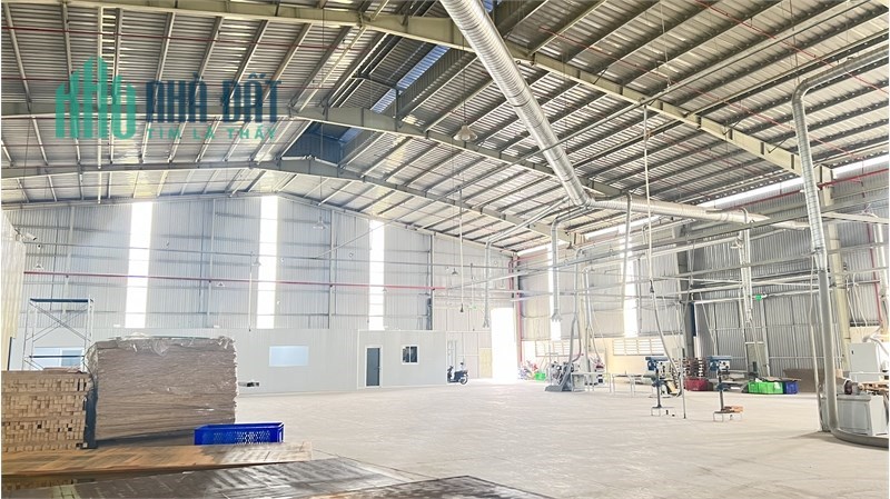 nhà xưởng sản xuất . thu hút Sx chế biến gỗ, tái chế nhựa. các ngành khác theo Quy định