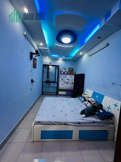 MẶT TIỀN KINH DOANH SẦM UẤT - GIẢM CHÀO.BÁN GẤP VỀ TỈNH KINH DOANH VÀ SINH SỐNG.