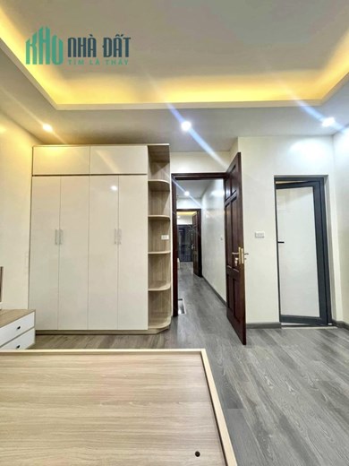 Hiếm - bán nhà Pháo Đài Láng - Đống Đa. Dt 40m² - 5t. Mt 4m. Ngõ thông - 50m ra ô tô. Giá 5,2 tỷ.