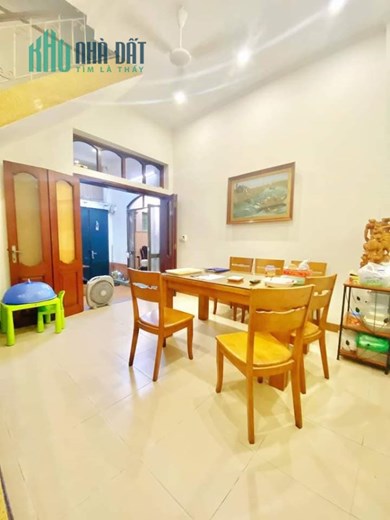 Bán nhà Đặng Tiến Đông - Đống Đa. DT 34m2 - 4T MT 4,6m. Nhà cách phố 20m - 2 mặt thoáng, nhỉnh 5 tỷ