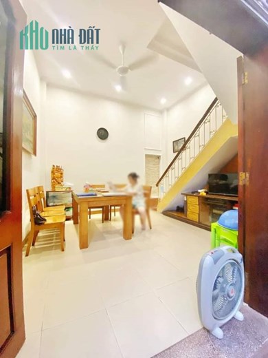 Bán nhà Đặng Tiến Đông - Đống Đa. DT 34m2 - 4T MT 4,6m. Nhà cách phố 20m - 2 mặt thoáng, nhỉnh 5 tỷ