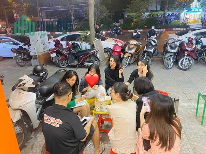 Chính chủ cần sang nhượng cửa hàng Trà sữa -Kem -Đồ ăn vặt-Bánh Mì tại 22 Ô chợ dừa- Đống Đa-Hà Nội