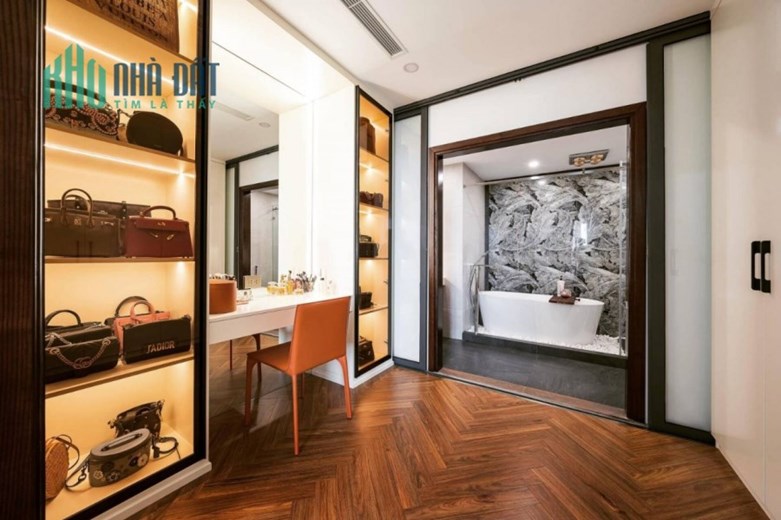 CHÍNH CHỦ BÁN NHANH căn hộ Duplex tại trung tâm Quận Tây Hồ (cách mặt Hồ Tây 200m)