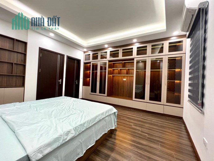Nhà đẹp Ngọc Lâm 65m x 6 tầng, gara ôtô, thang máy,  full nội thất