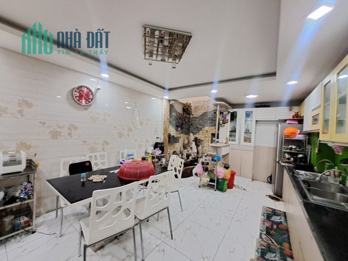 Gấp Bán Nhà Mặt Tiền 4Mx18M 5Tầng Khu Vực Bàu Cát Quận Tân Bình
