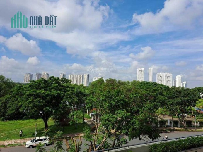 Bán penthouses 160m2 mặt đường Nguyễn Đức Cảnh. Khu vực VIP nhất Phú Mỹ Hưng, Q7