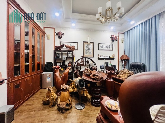 Biệt Thự Châu Âu tuyệt đẹp, giáp Quận 7,.hầm 
5 lầu chỉ 28 tỷ