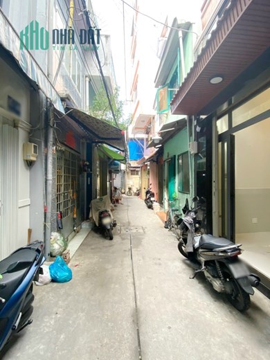 Nhà mới (3 x 7.6m) 5 tầng hẻm rộng Bạch Vân P5Q5 giá 5tỷ8