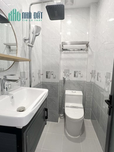 Nhà mới (3 x 7.6m) 5 tầng hẻm rộng Bạch Vân P5Q5 giá 5tỷ8