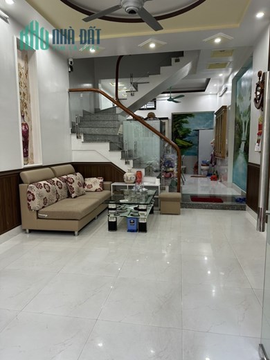 Bán nhà 4 tầng x 48.5m2 ngõ phố Trung Hành, giá 2.8 tỷ