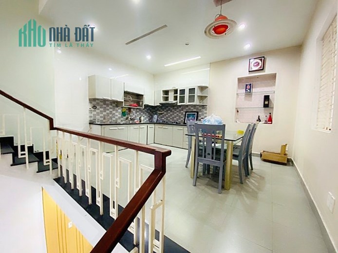 Bán nhà phố Chu Văn An, diện tích 50m 4 tầng độc lập GIÁ 2.95 tỉ ngõ 1 rẽ