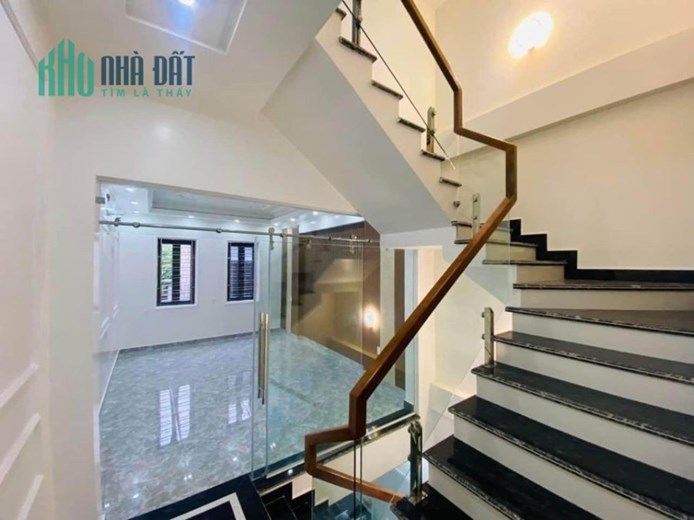 Bán nhà phố Lực Hành diện tích 52m 4 tầng xây mới độc lập GIÁ 3.8 tỉ ngõ ô.tô