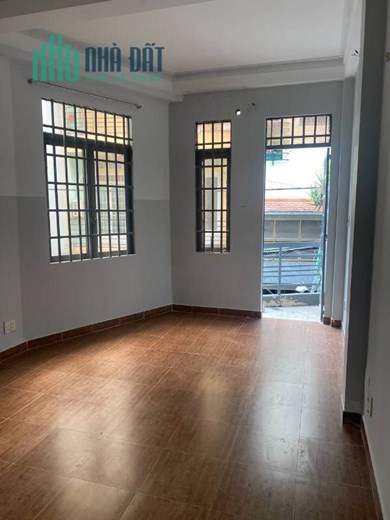 Cần cho thuê nhà 3 lầu đường Nguyễn Thị Nhỏ mới sơn sửa