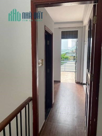 Cần cho thuê nhà 3 lầu đường Nguyễn Thị Nhỏ mới sơn sửa