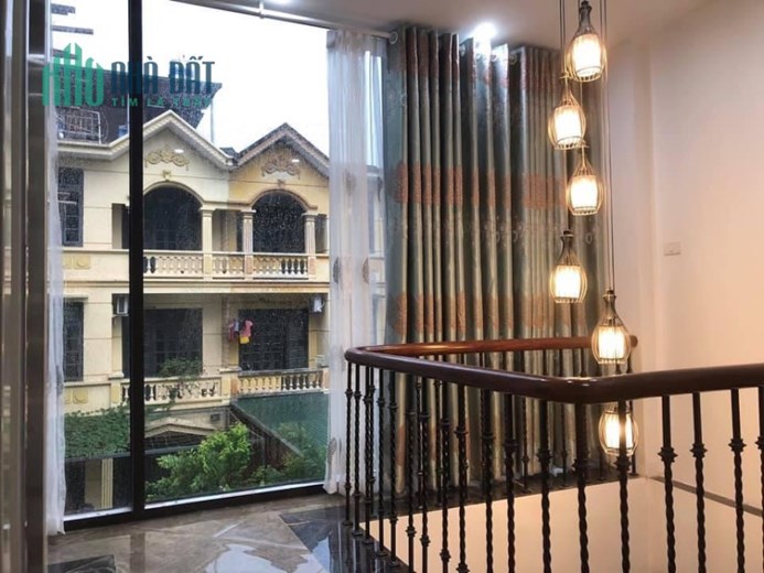 Cho thuê nhà riêng  ngõ Xuân La Tây Hồ 38m2 x 5T