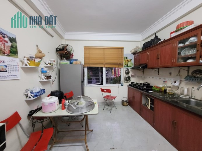 Ngô Gia Tự nhà 4 tầng 36m, ngõ oto tránh đỗ, kinh doanh tốt, cực thoáng, 4 tỷ 8