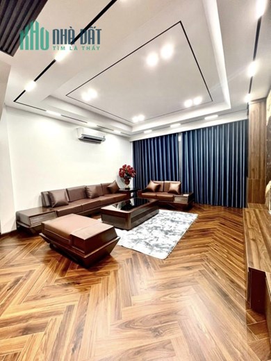 Nhà Ngọc Lâm, đẹp xây mới, nội thât, oto tránh thoáng, 70m2x 6t thang máy, 12 tỷ