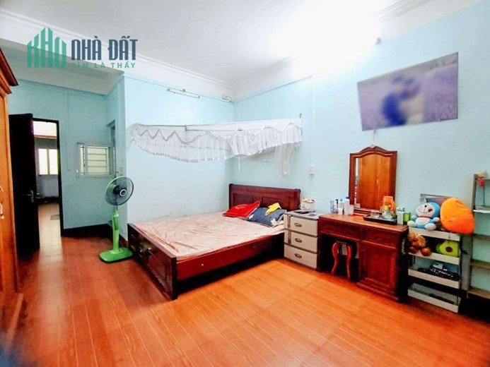 Bán nhà Hoa Lâm, Long Biên, mặt ngõ oto tránh, sát phố tiện ích, 83m2x 4t, 8 tỷ