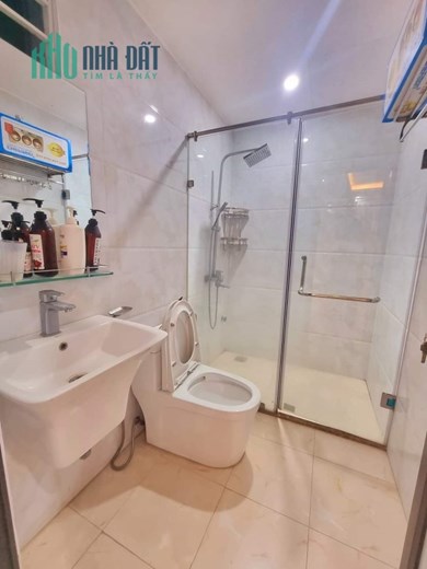 Nhà đẹp dân xây,lô góc thoáng sáng,20M ra mặt phố Thịnh Quang,5 tầng xây mới,mặt tiền hoa hậu,gần