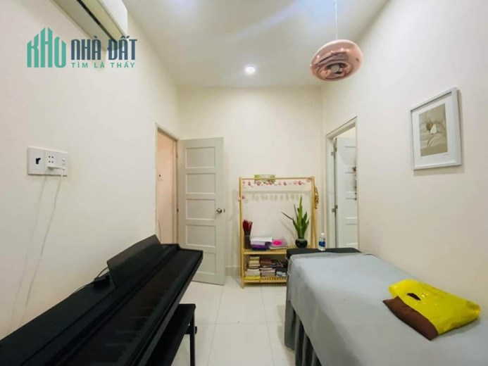 Chủ cần gấp tiền Bán nhà 82m2 Xóm Đạo Phạm Thế Hiển Phường 6  Quận 8 3PN to + WC riêng