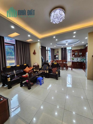 Nhà liền kề phân lô ngõ 13 Lĩnh Nam, 50m 5t mt5.8m 8.5 tỷ, ô tô chạy vòng quanh, lô góc