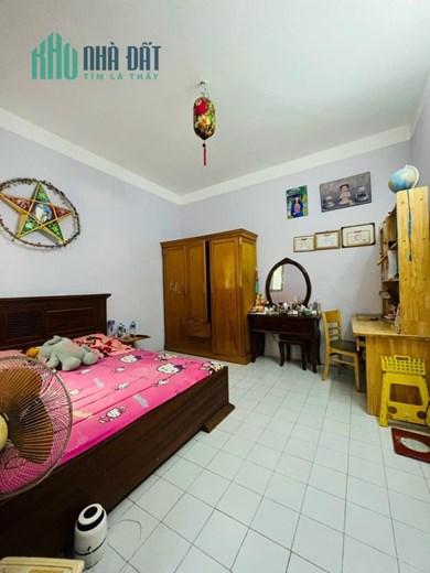 Bán Nhà Phố Cát Linh 42m2 x 4 tầng, gần Phố , chỉ 20m là ra đường ô tô, hơn 30m ra Phố, khu phân lô