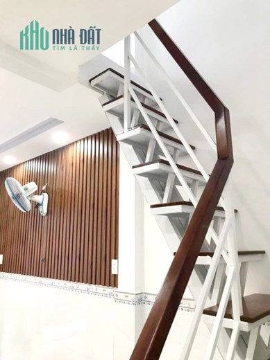 LÔ GÓC 2 MT, SHR, NHÀ MỚI Ở NGAY, TXS Q7, CHỈ 2.1 TỶ