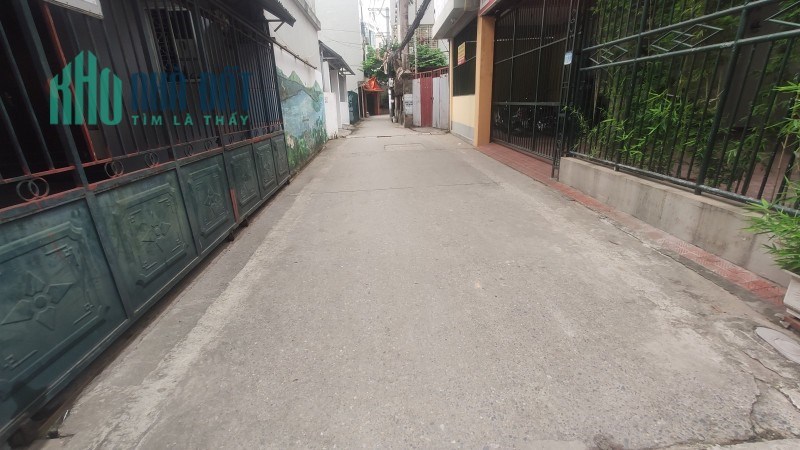 BÁN ĐẤT NGỌC THỤY, GẦN PHỐ, NGÕ THÔNG CÁC HƯỚNG