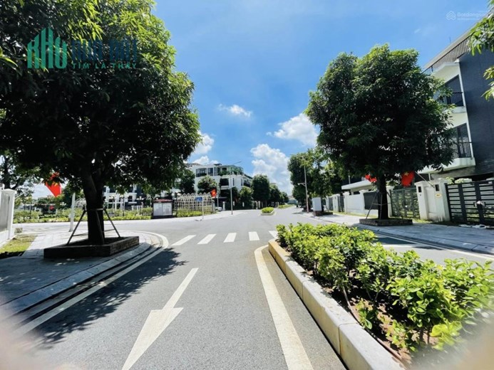 Bán đất TDC Xuân Phương 40m2 - 2 mặt đường lớn vỉa hè rộng trước sau, 2 xe tải tránh nhau