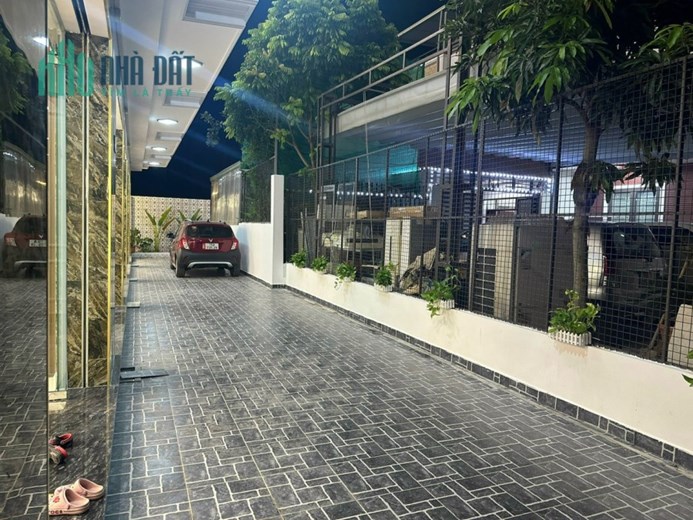 Dãy nhà xây mới, oto đỗ cửa địa chỉ Khúc Thừa Dụ 2 Đẹp rẻ nhất phân khúc phố trung tâm