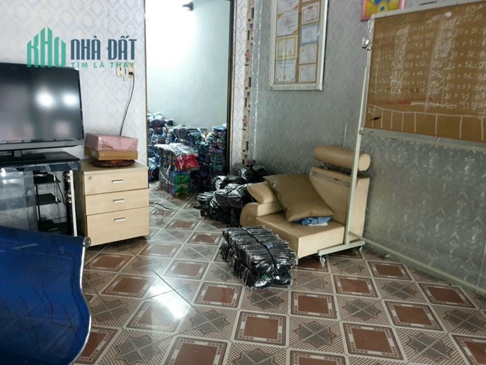 Bán nhà Mặt tiền Lạc Long Quân, ngay chợ Vải Tân Bình, DT: 4.7x27m, 3 Tầng cũ, 24.8 tỷ