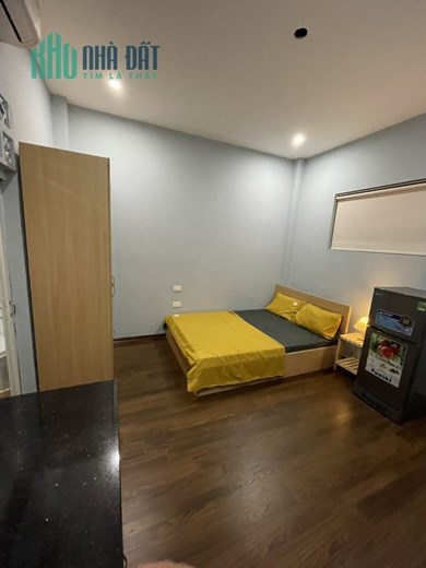 Gấp! Phòng đẹp Xuân Thủy, tầng 3, đủ đồ, ban công, chỉ 3tr3