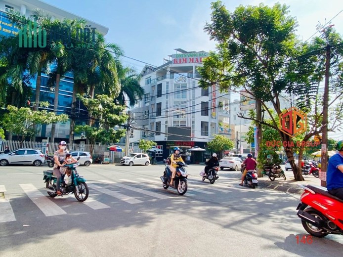 Bán nhà 3 lầu Mặt Tiền Đường Nguyễn Trãi, gần chợ Biên Hoà, chỉ 10 tỷ