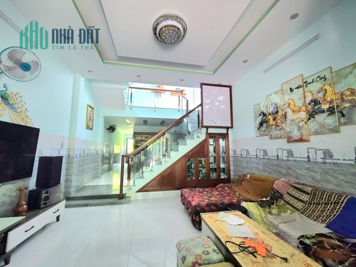 Cần bán NHÀ GẦN BIỂN Quận Sơn Trà Đà Nẵng 75m2 3 Tầng 4PN Giá Chỉ 8 Tỷ