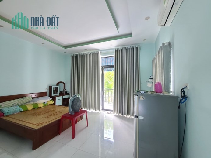 Cần bán NHÀ GẦN BIỂN Quận Sơn Trà Đà Nẵng 75m2 3 Tầng 4PN Giá Chỉ 8 Tỷ