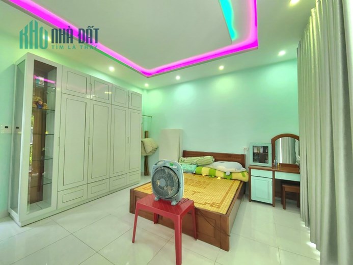 Cần bán NHÀ GẦN BIỂN Quận Sơn Trà Đà Nẵng 75m2 3 Tầng 4PN Giá Chỉ 8 Tỷ