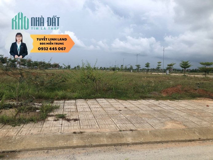 BÁN GẤP LÔ ĐẤT NỀN chưa tới 10Triệu/m2 - Đối diện chợ Tam Hiệp, ngay quỹ đất trung tâm