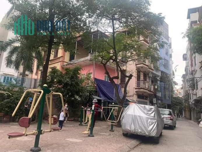 Bán Nhà Đường 800A - NGHĨA ĐÔ 126/141m2 x 3 tầng, phân lô ô tô tránh, ngõ thông rộng, giá đầu tư