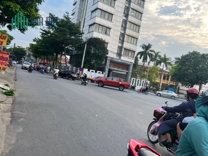 Bán 42.3m Đất Ở Đô Thị Lô Góc Thị Trấn Chúc Sơn Giá 1 Tỷ