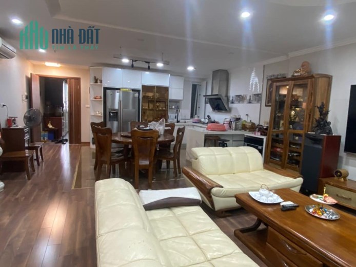 Bán nhà mặt phố Phó Đức Chính, Ba Đình, quy hoạch ổn định, vuông vắn, 110m, MT 6.2m, 49 tỷ